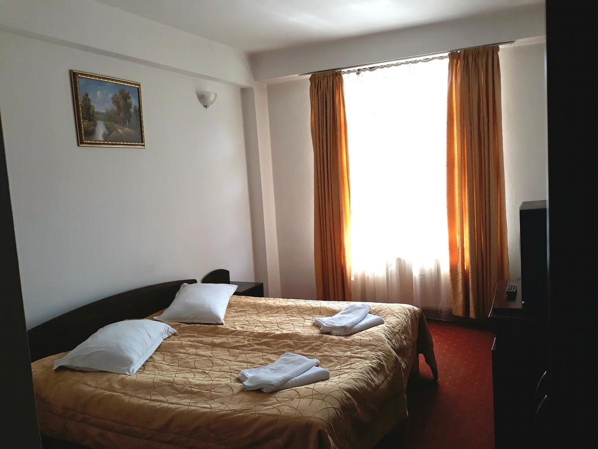Motel Din Darste Sacele Bagian luar foto