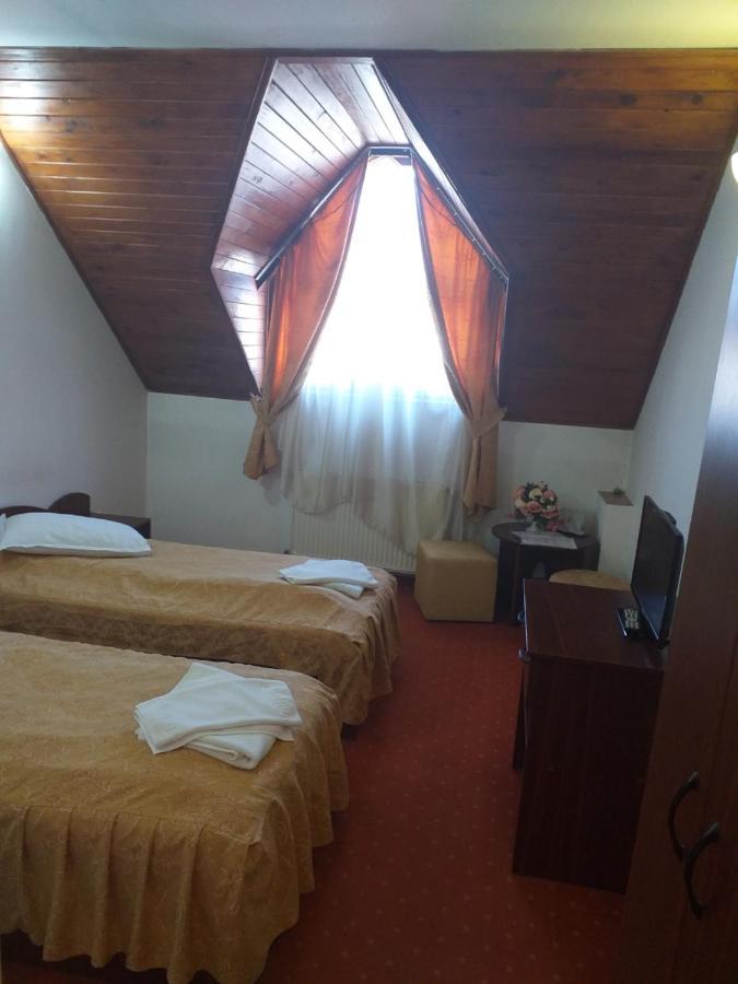 Motel Din Darste Sacele Bagian luar foto